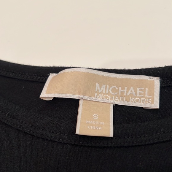 Michael Kors Black Ruched Side Zip Shoulder Short Sleeve Shirt Womens Small EUC - Picture 6 of 7